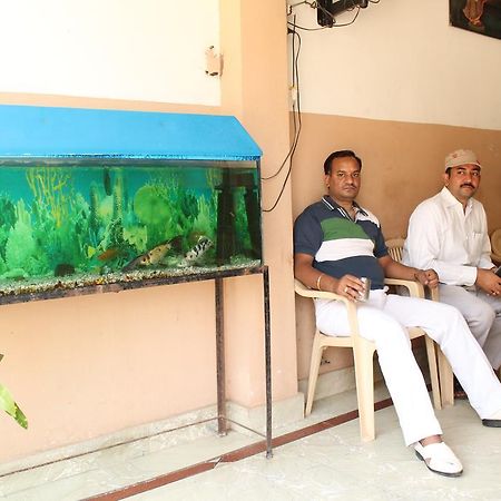 Krishnam Guest House Mathura Eksteriør billede