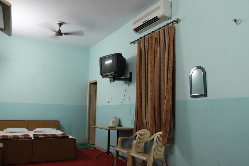 Krishnam Guest House Mathura Eksteriør billede